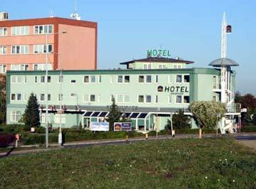 Smaragd Otel Prag